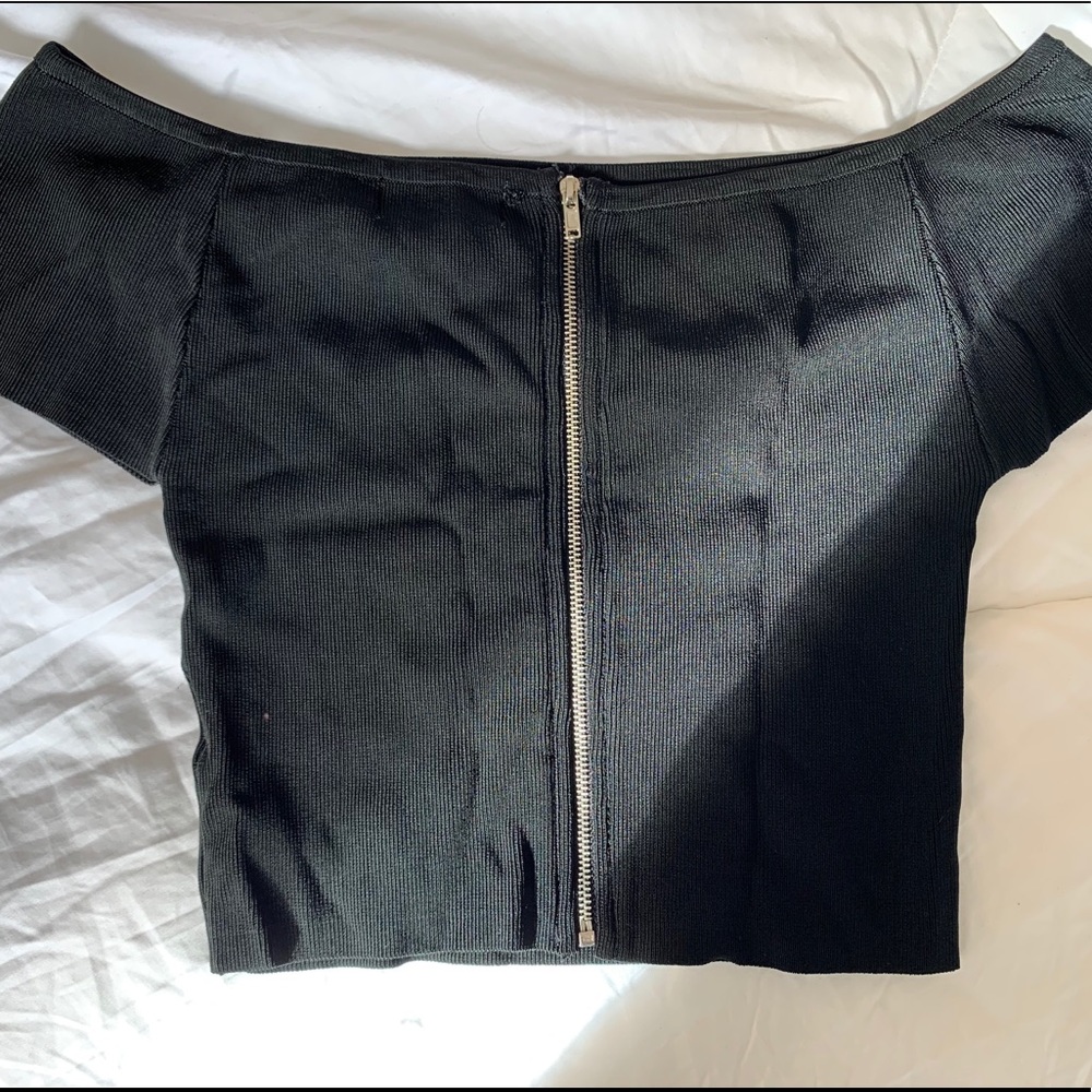 CROP TOP - Picture 2 of 2